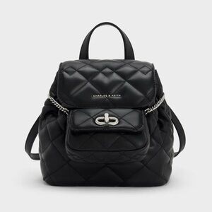 🙈NWOT Charles & Keith Aubrielle Quilted Backpack - Noir